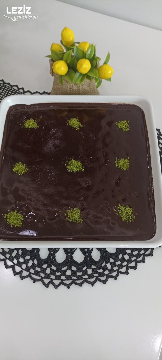 Çikolata Soslu Browni Kek Tarifi