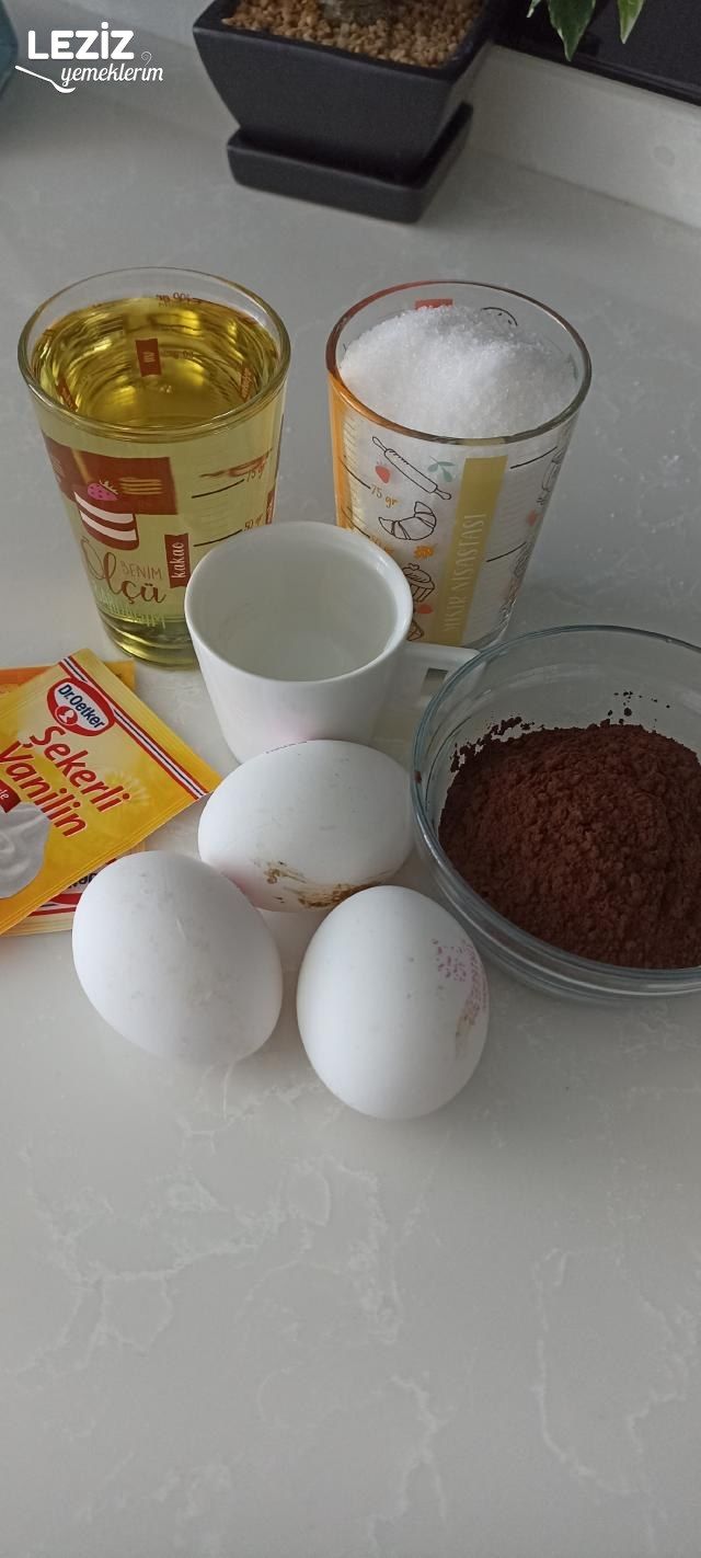 Çikolata Soslu Browni Kek Tarifi