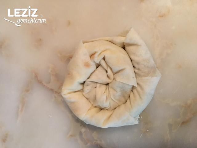 Kıymalı Gül Böreği Nasıl Yapılır?