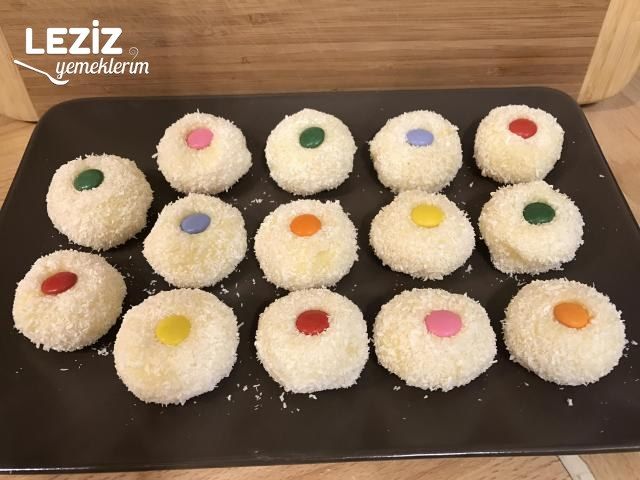 Muz Pudingli İrmik Topları