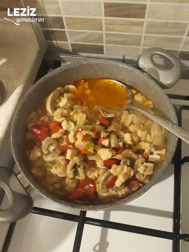 Nefis Tavuklu Mantar Sote