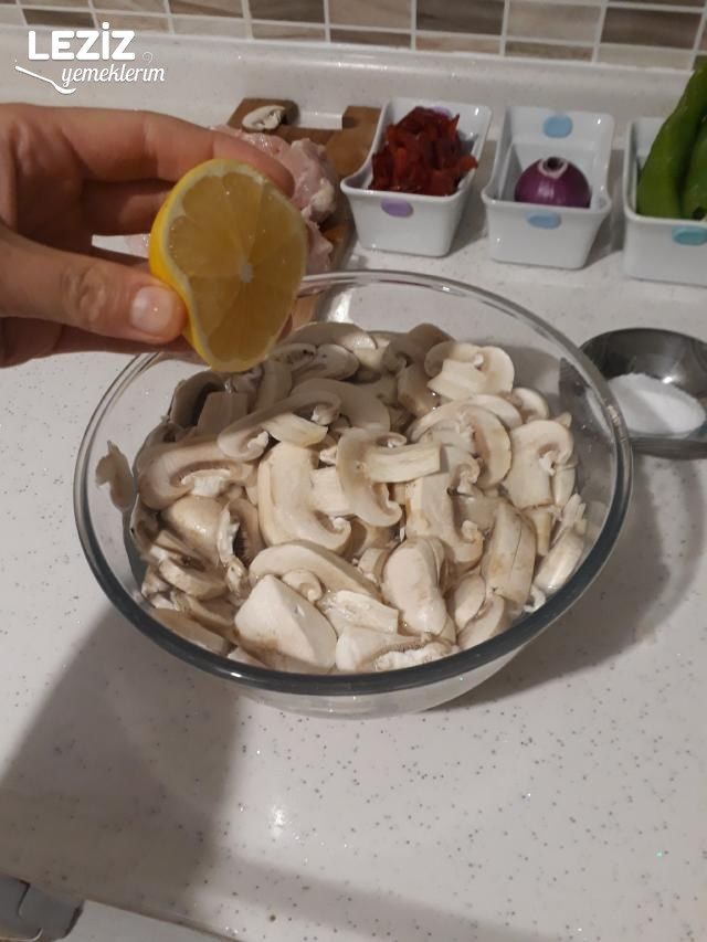 Nefis Tavuklu Mantar Sote