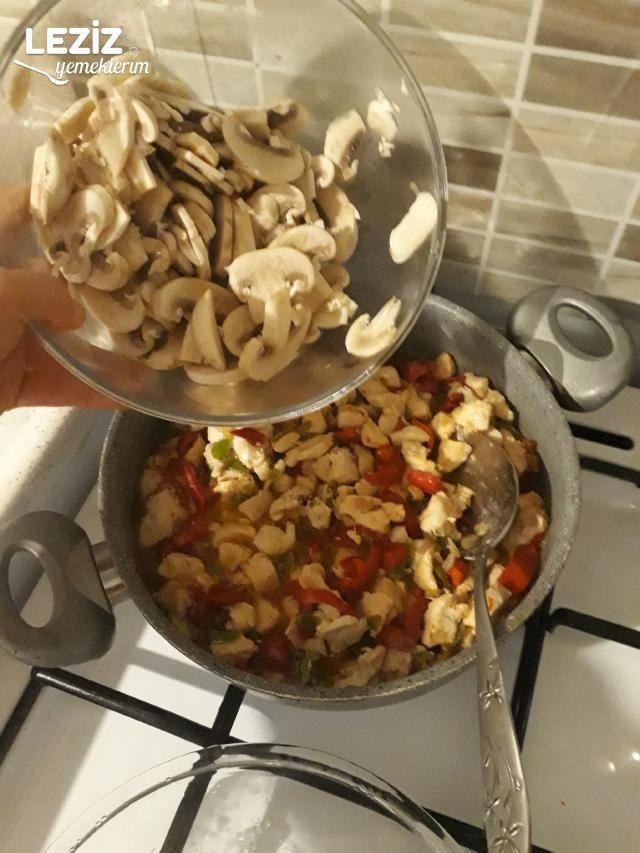 Nefis Tavuklu Mantar Sote