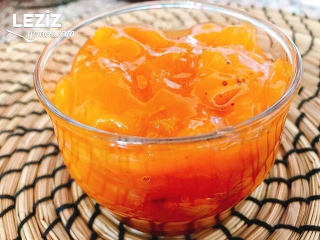 Tam Kıvamında Kayısı Reçeli