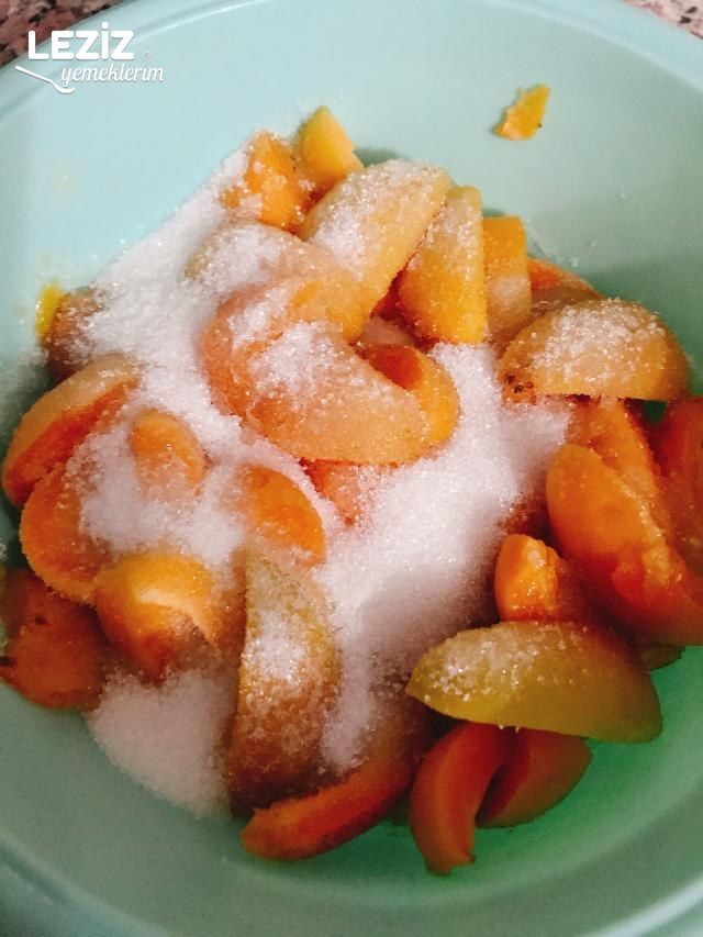 Tam Kıvamında Kayısı Reçeli