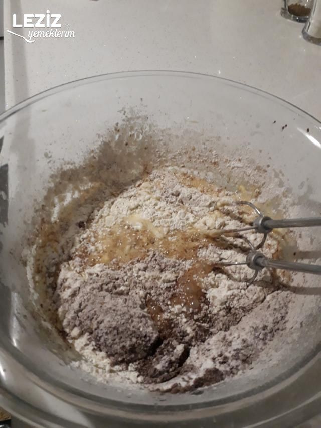 Eti Burçaklı Pasta