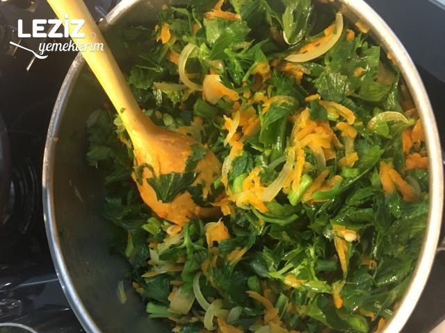 Kereviz Yaprağı Salatası