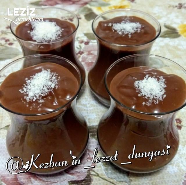 Çay Bardağında Çikolatalı Sütlü Kuplar