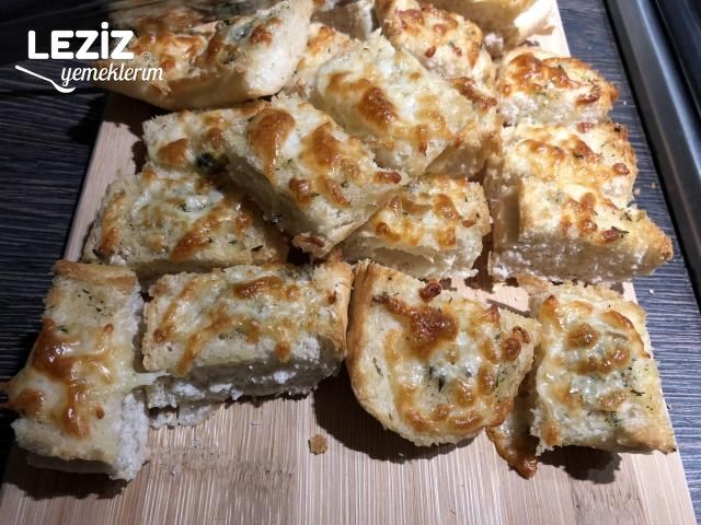 Peynirli Sarımsaklı Ekmek
