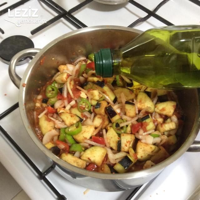 Zeytinyağlı Patatesli Patlıcan Yemeği