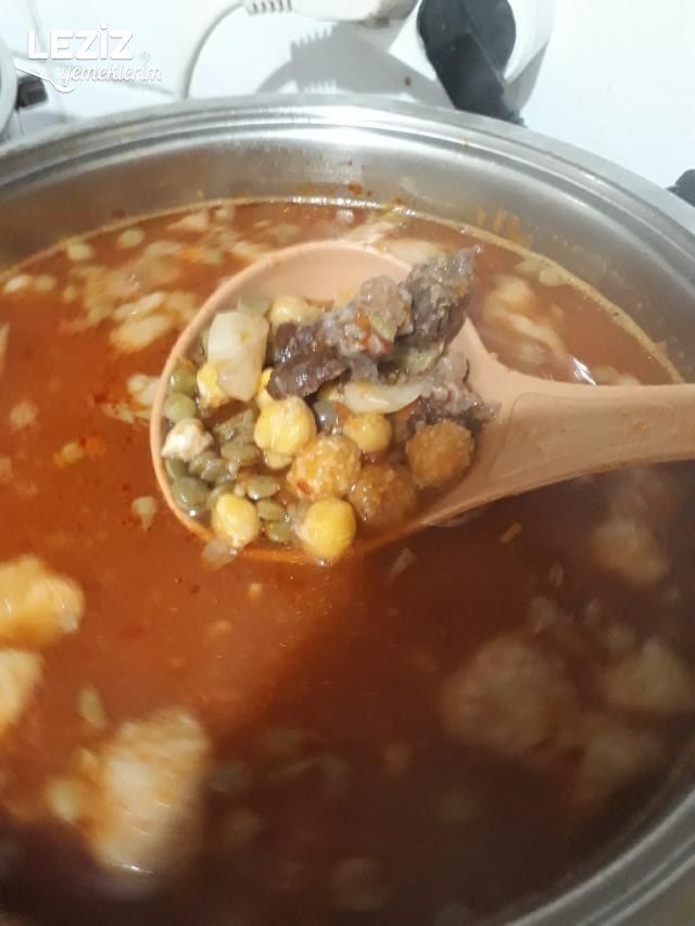 Ekşili Etli Topalak Çorbası