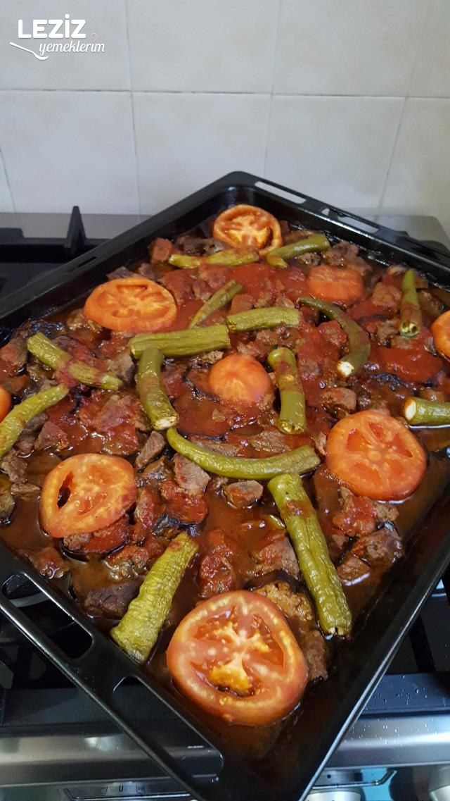 Patlıcanlı Kuzu Etli Fırında Yemek