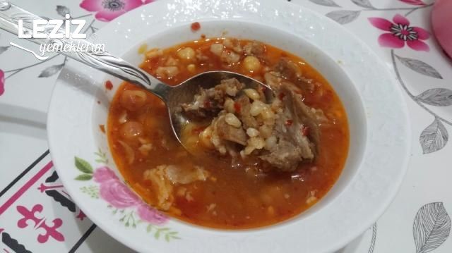 Etli Paça Yemeği