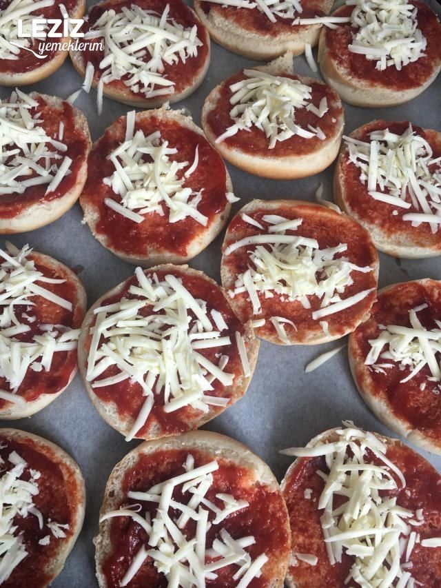 Hamburger Ekmeğinden Pratik Pizza