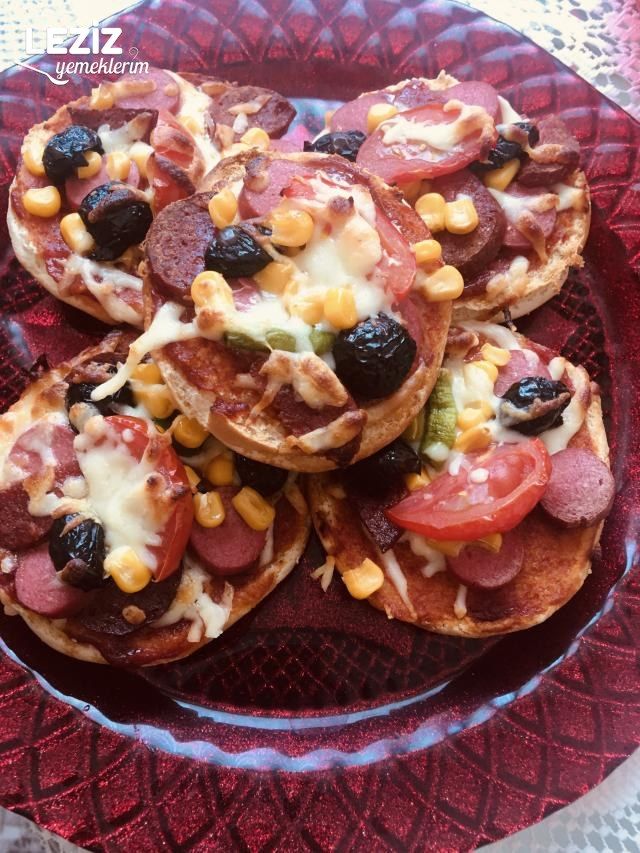 Hamburger Ekmeğinden Pratik Pizza
