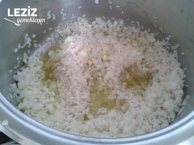 Zeytinyağlı Yaprak Sarması Tarifi Nasıl Yapılır