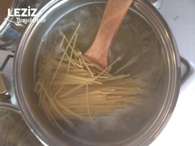 Soslu Spagetti