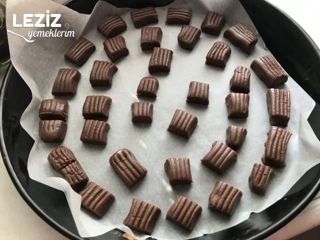 Az Malzemeli Kakaolu Pudingli Kıyır Kurabiye