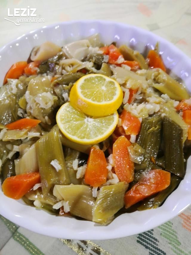 Zeytinyağlı Pırasa Nasıl Pişirilir
