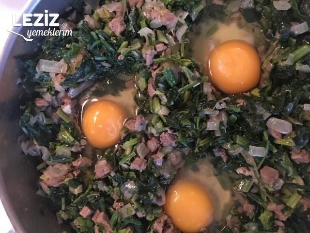 Biftek Etli Yumurtalı Ispanak