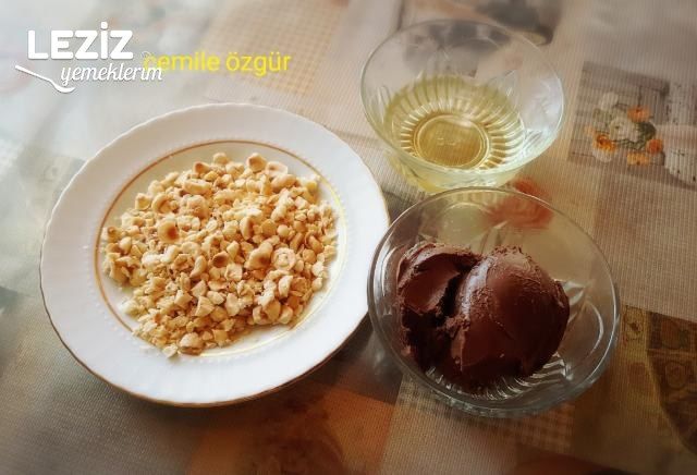 Baklavalık Yufkadan Çıtır Çikolatalı Rulolar