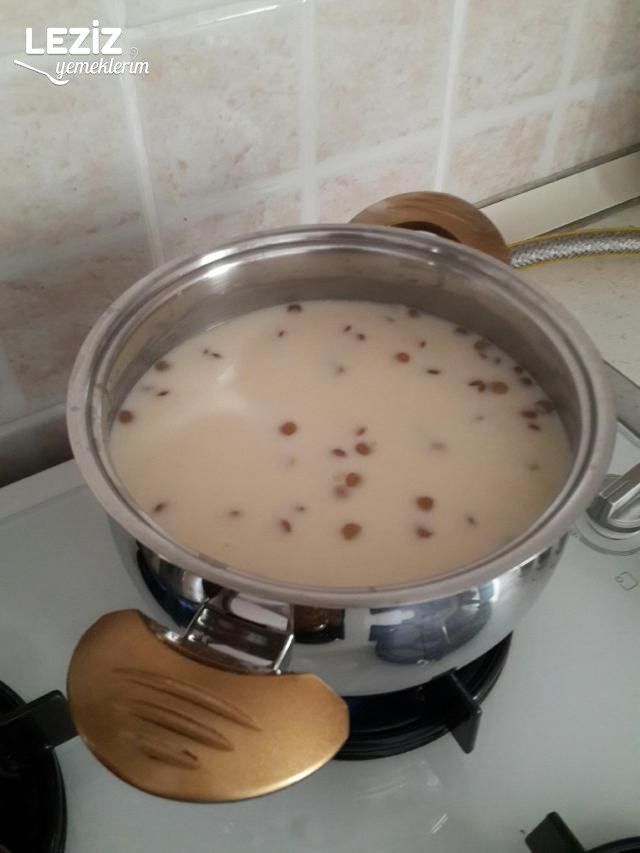 Terbiyeli Erişteli Yeşil Mercimek Çorbası