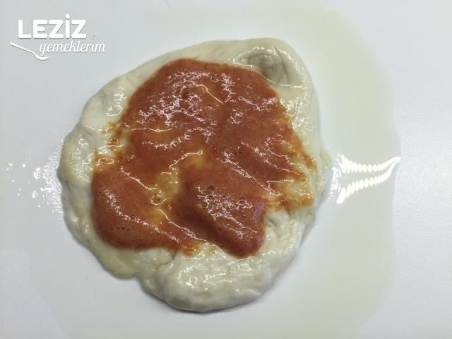 Ekmek Hamurundan Pratik Top Pizza