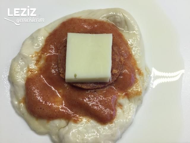 Ekmek Hamurundan Pratik Top Pizza