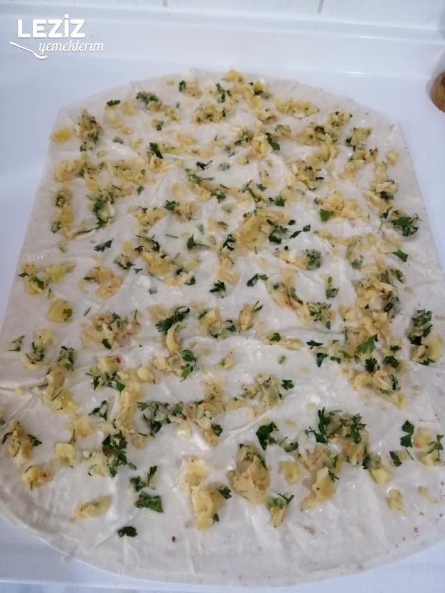 Patatesli Nefis Rulo Börek