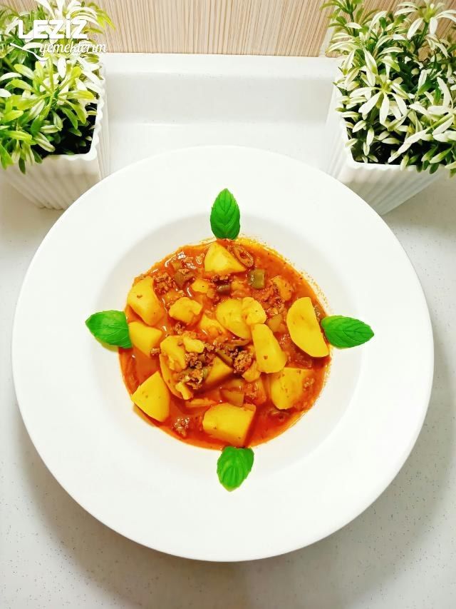 Tencerede Kıymalı Patates Yemeği