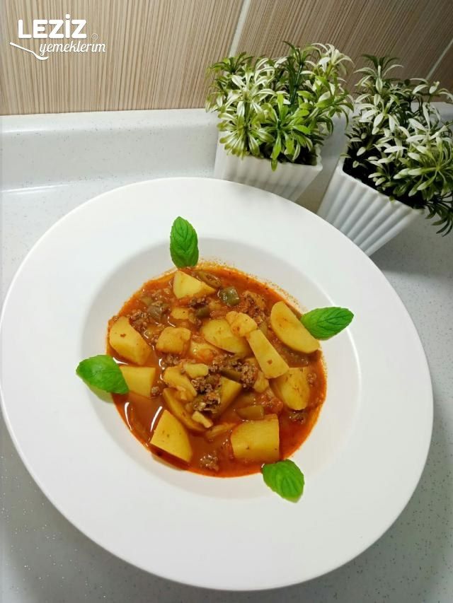 Tencerede Kıymalı Patates Yemeği