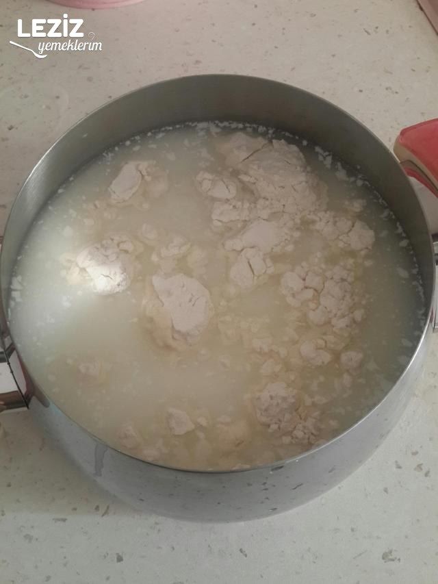 Bulgur Köfteli Yoğurtlu Çorba