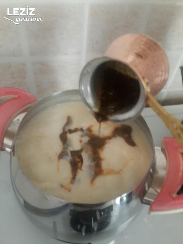 Bulgur Köfteli Yoğurtlu Çorba