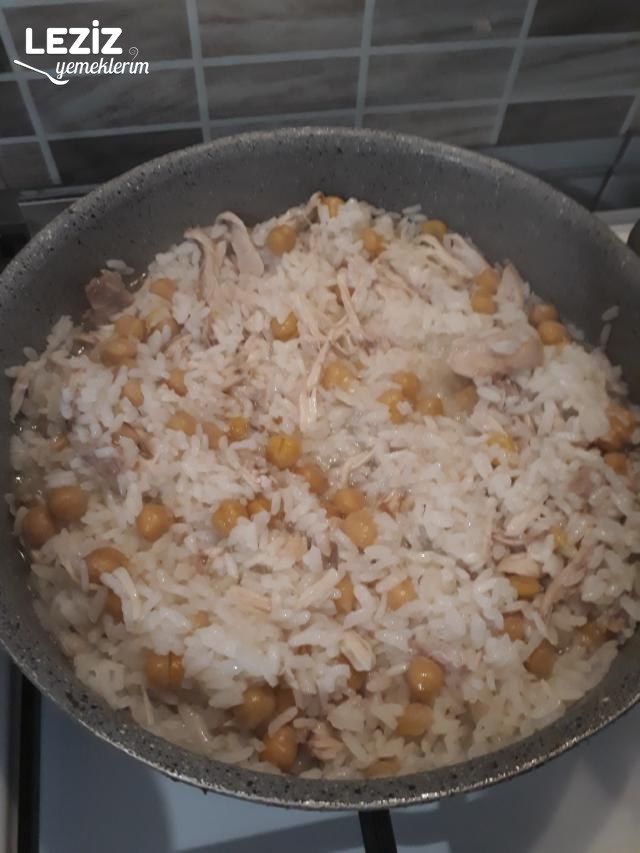 Tavuklu Nohutlu Pirinç Pilavı