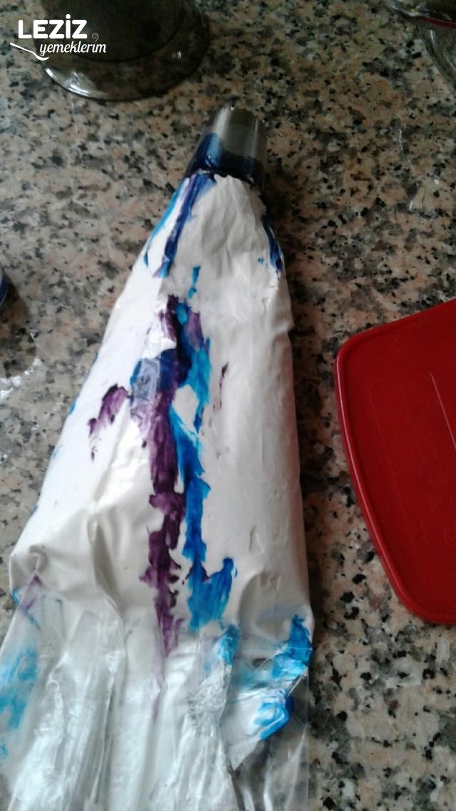 Renkli Beze
