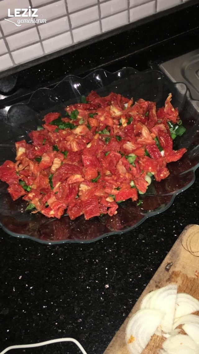 Kuru Domates Salatası Nasıl Yapılır?