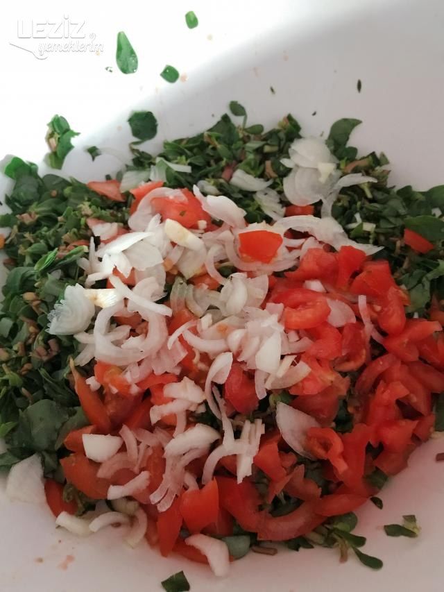 Semiz Otu Salatası (Aşama Fotoğraflı)