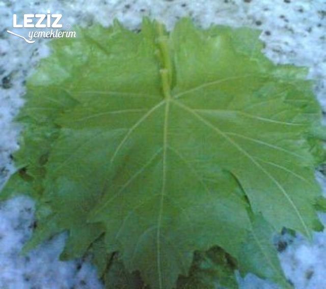 Bulgurdan Yaprak Sarması (Taze Yaprak)