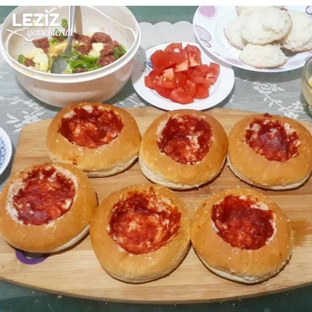 Hamburger Ekmeğinden Pizza