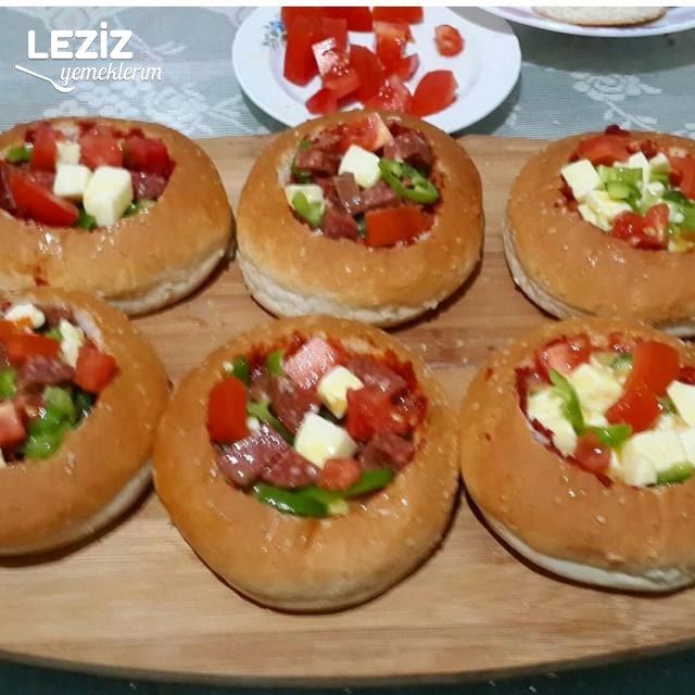 Hamburger Ekmeğinden Pizza