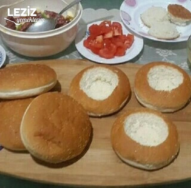 Hamburger Ekmeğinden Pizza