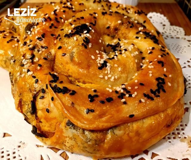 El Açması Nefis Ispanaklı Börek