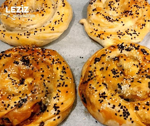El Açması Nefis Ispanaklı Börek