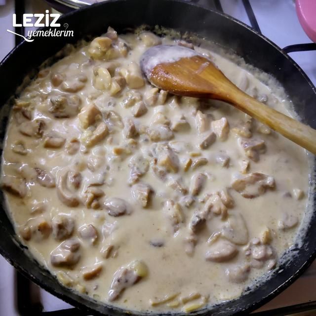 Kremalı Mantarlı Tavuk Nasıl Yapılır
