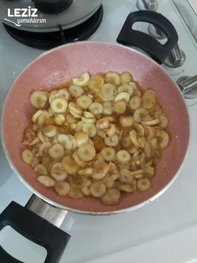 Köri Soslu Mantarlı Makarna