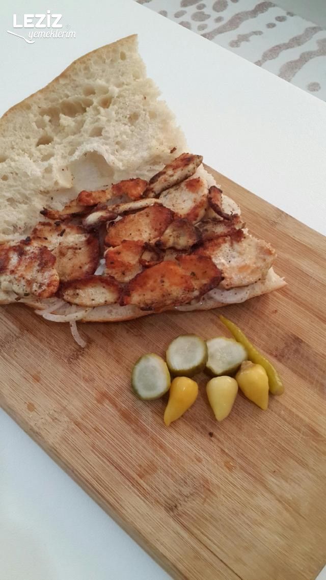 Ekmek Arası Tavuk Döner