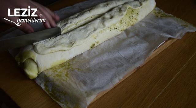 Pesto Soslu Ekmek