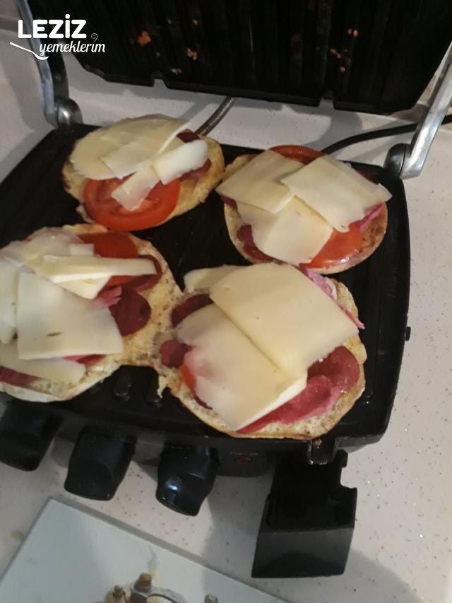 Bazlamalı Karışık Tost