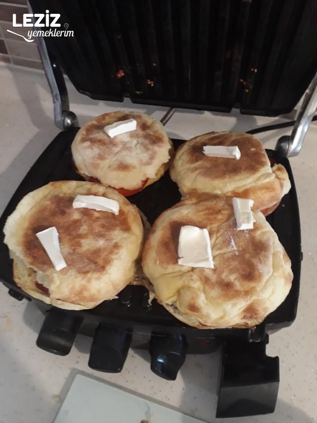 Bazlamalı Karışık Tost