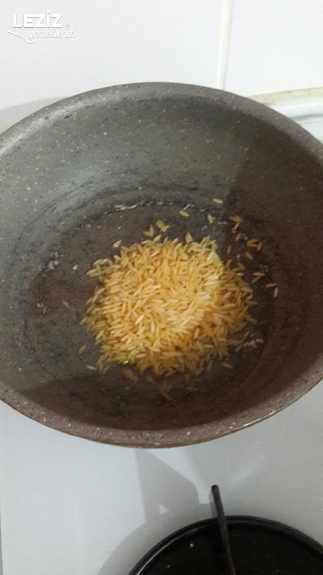 Arpa Şehriye Pilavı Yapılışı